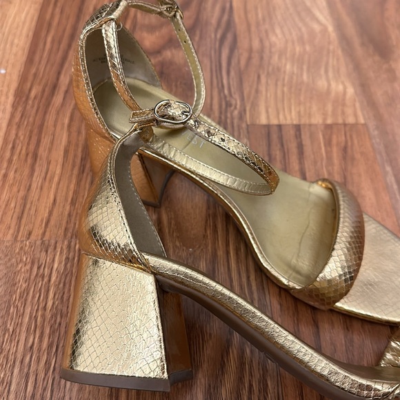 Nine West Gold Sandals - Picture 1 of 3